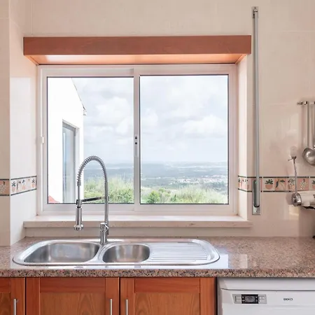וילה Oceanview Cliff Retreat, Cleaning Included